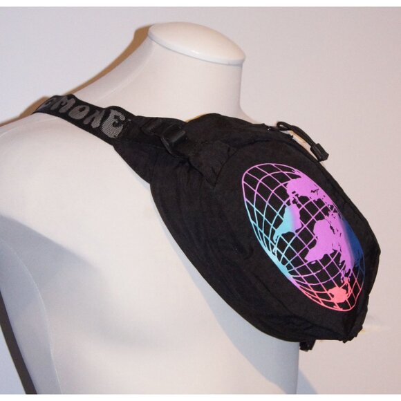 AE X Young Money Sling Bag - Picture 9 of 11